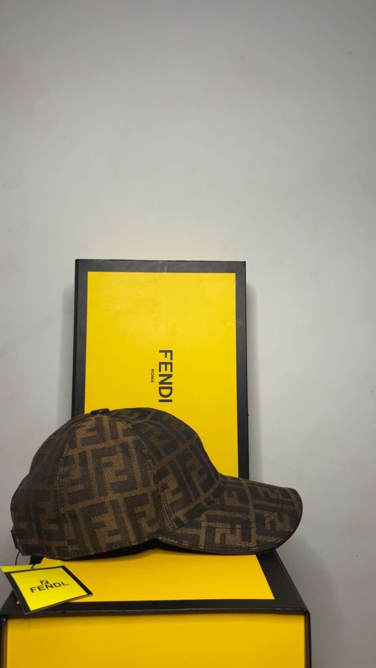 Casquette Fendi marron