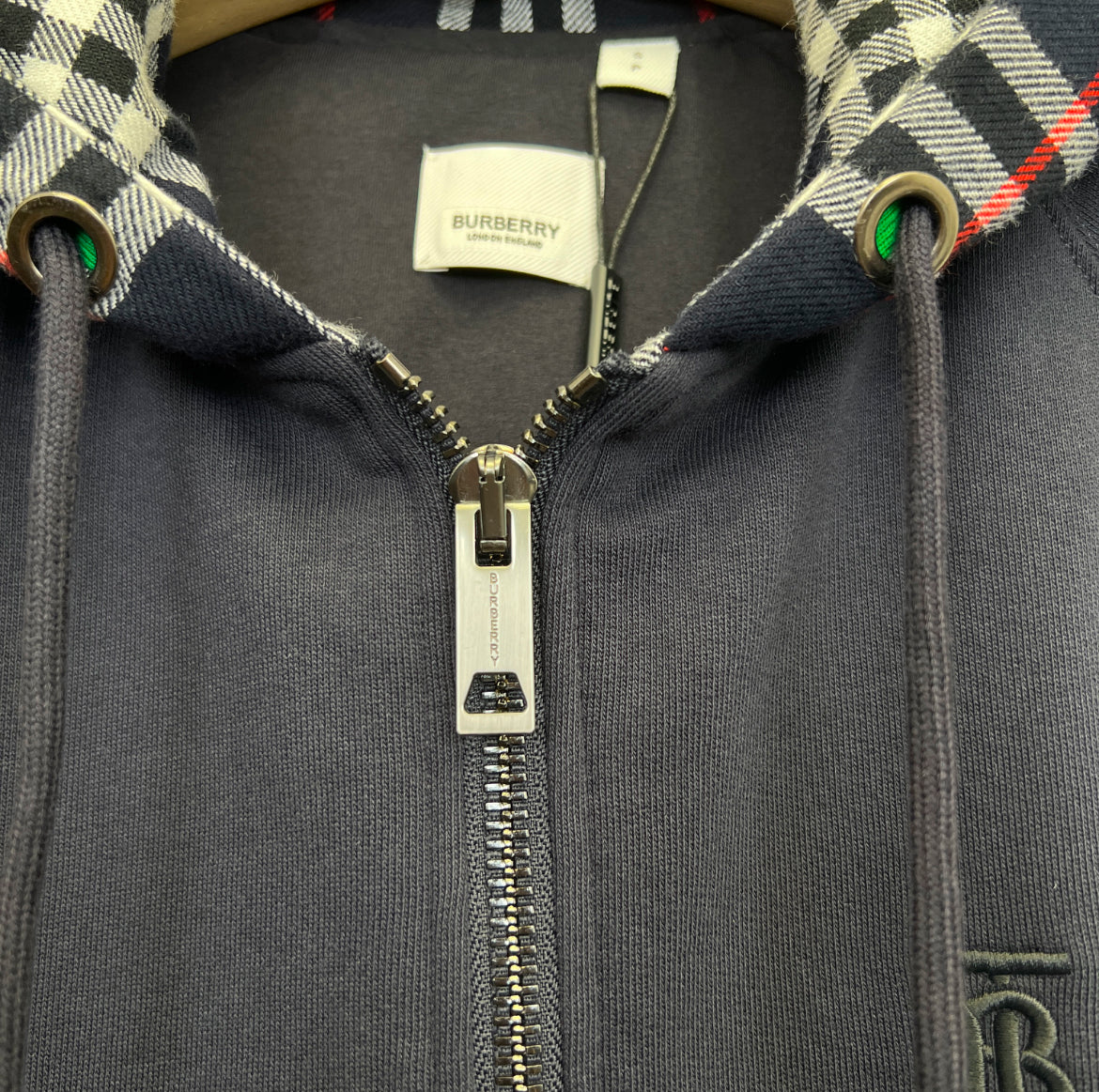 Zip Burberry noir extérieur