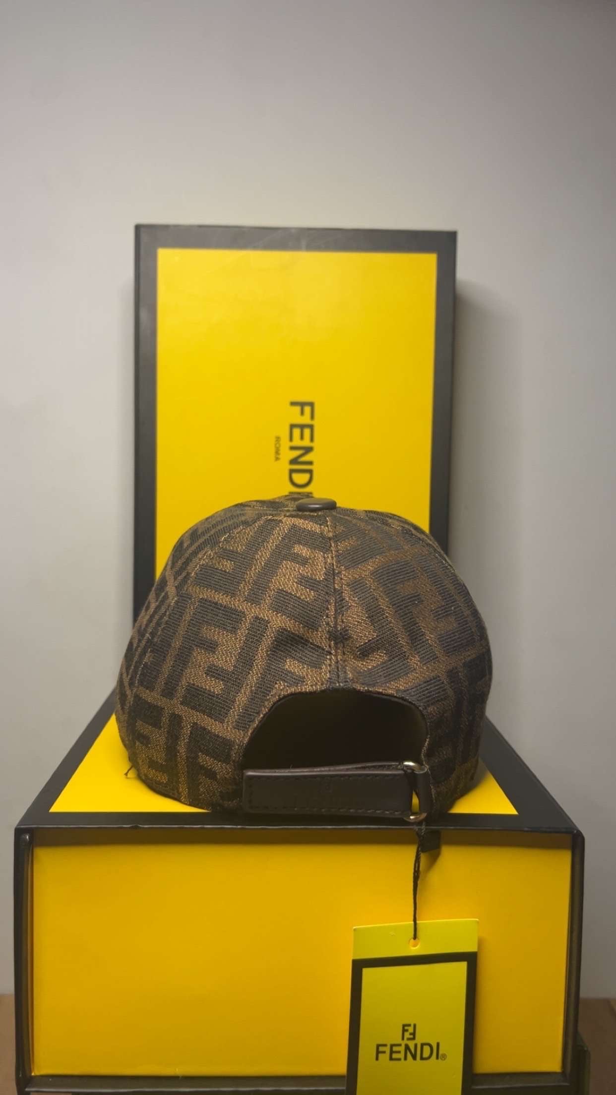 Casquette Fendi marron