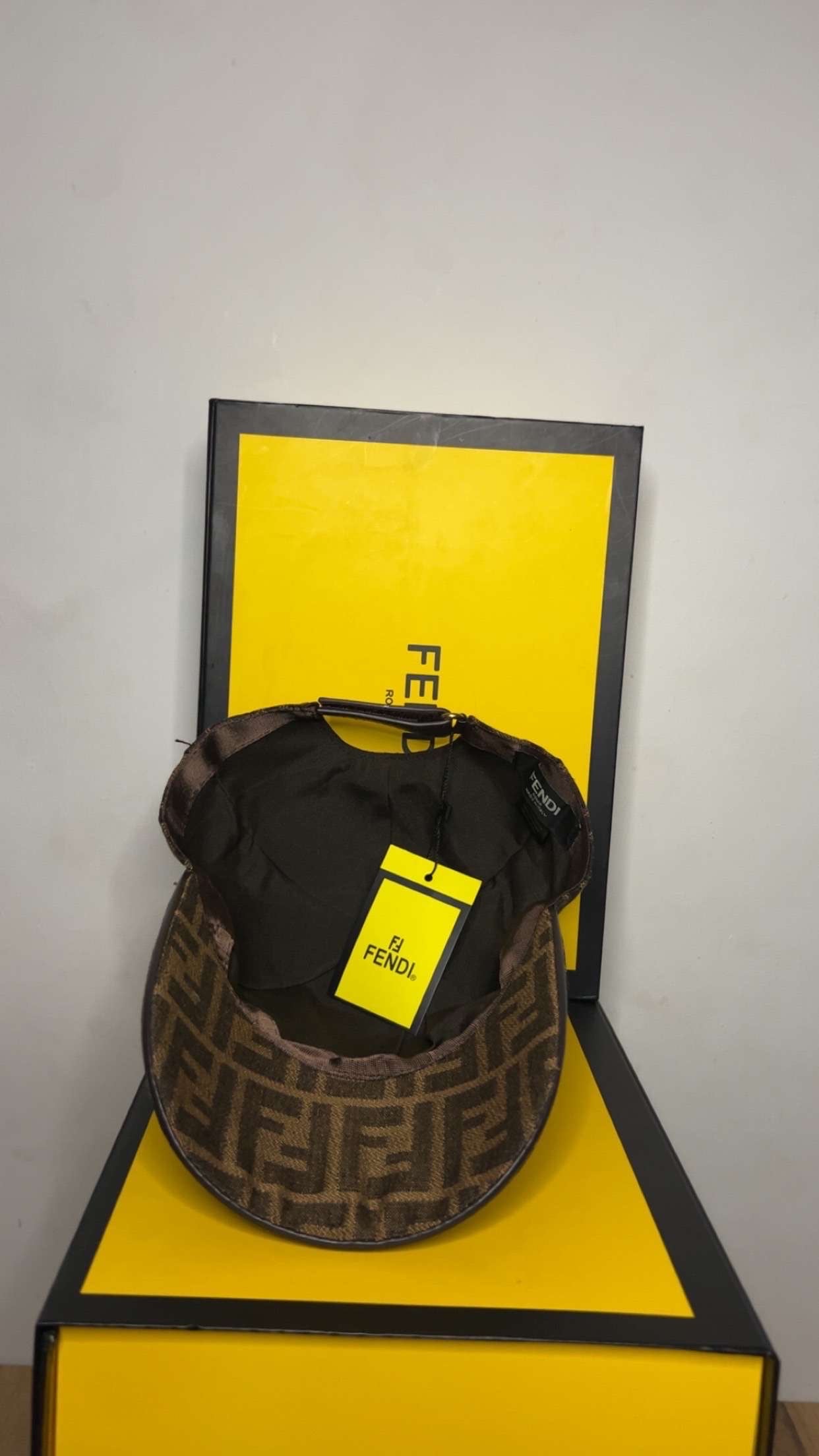 Casquette Fendi marron